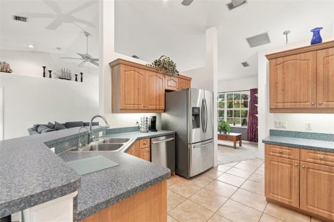 House in Port Charlotte, Florida 3 bedrooms, 148.83 sq.m. № 2411555 - photo 22