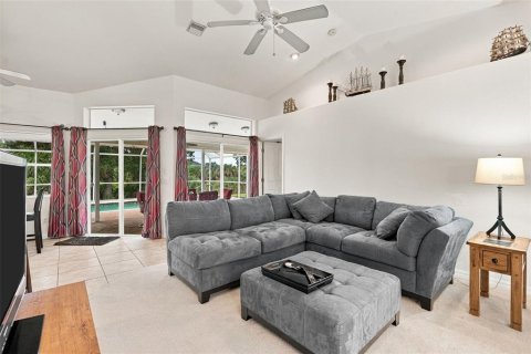 House in Port Charlotte, Florida 3 bedrooms, 148.83 sq.m. № 2411555 - photo 14