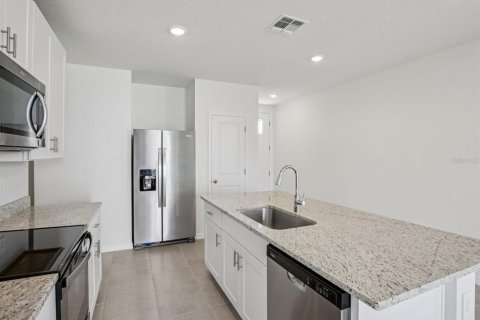 House in Brooksville, Florida 3 bedrooms, 117.89 sq.m. № 2403653 - photo 7