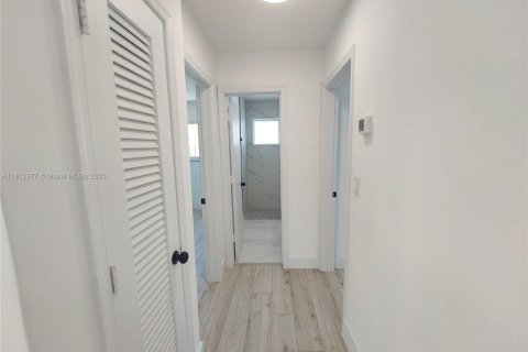 House in Tamarac, Florida 2 bedrooms, 91.14 sq.m. № 1760980 - photo 6