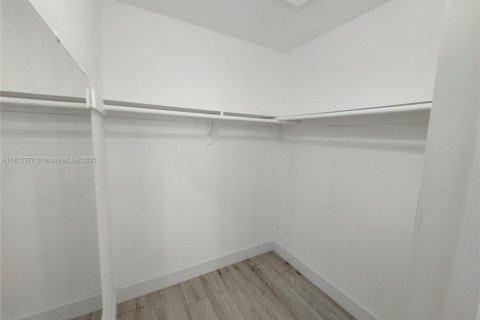 House in Tamarac, Florida 2 bedrooms, 91.14 sq.m. № 1760980 - photo 11