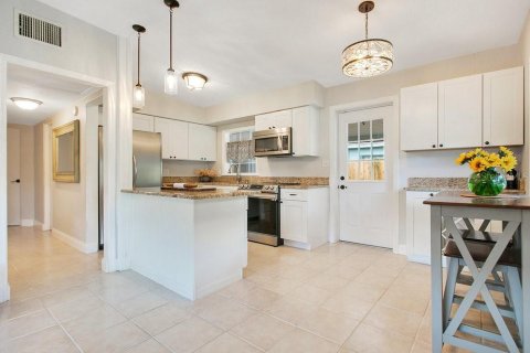 Casa en venta en Orlando, Florida, 3 dormitorios, 83.61 m2 № 1912095 - foto 7