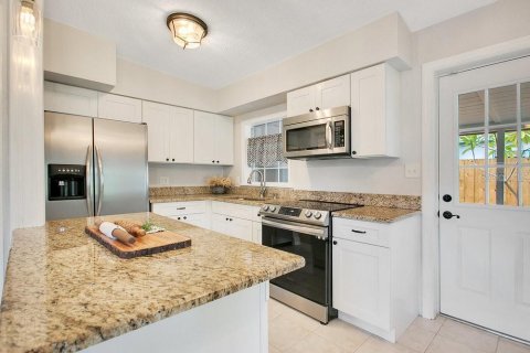 Casa en venta en Orlando, Florida, 3 dormitorios, 83.61 m2 № 1912095 - foto 9