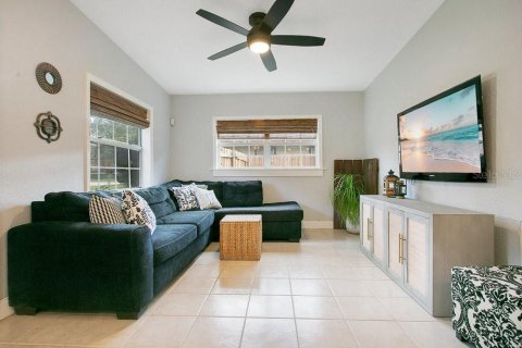 Casa en venta en Orlando, Florida, 3 dormitorios, 83.61 m2 № 1912095 - foto 3