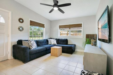 Casa en venta en Orlando, Florida, 3 dormitorios, 83.61 m2 № 1912095 - foto 4