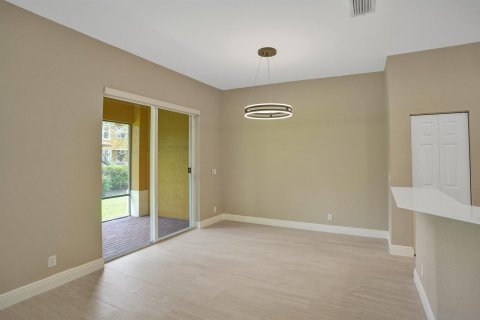 Townhouse in Coral Springs, Florida 3 bedrooms, 142.33 sq.m. № 2086500 - photo 12