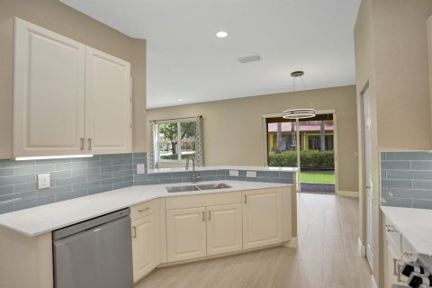 Townhouse in Coral Springs, Florida 3 bedrooms, 142.33 sq.m. № 2086500 - photo 14