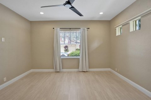 Townhouse in Coral Springs, Florida 3 bedrooms, 142.33 sq.m. № 2086500 - photo 27