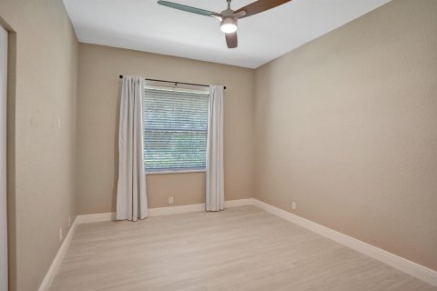 Townhouse in Coral Springs, Florida 3 bedrooms, 142.33 sq.m. № 2086500 - photo 21