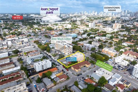 Immobilier commercial à vendre à Miami, Floride № 1987598 - photo 4