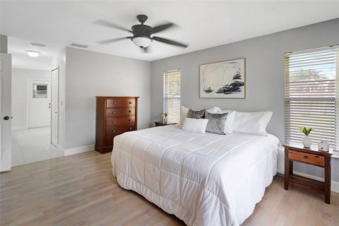 House in North Fort Myers, Florida 4 bedrooms, 200.76 sq.m. № 1618770 - photo 20