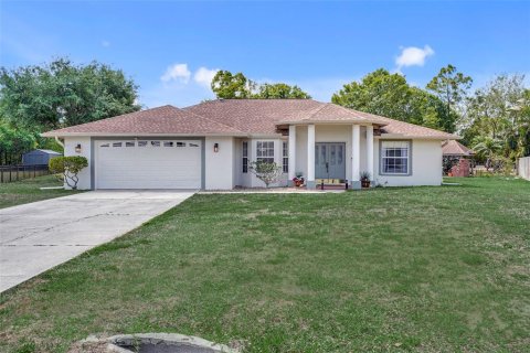 House in North Fort Myers, Florida 4 bedrooms, 200.76 sq.m. № 1618770 - photo 1
