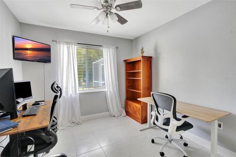 House in North Fort Myers, Florida 4 bedrooms, 200.76 sq.m. № 1618770 - photo 28