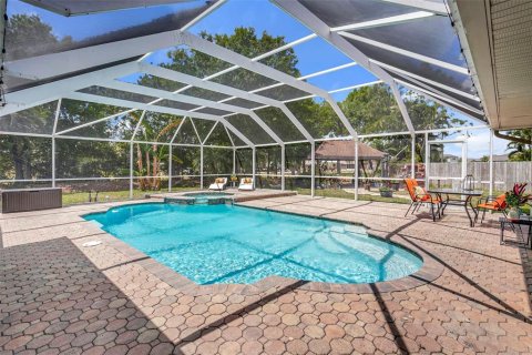 House in North Fort Myers, Florida 4 bedrooms, 200.76 sq.m. № 1618770 - photo 6