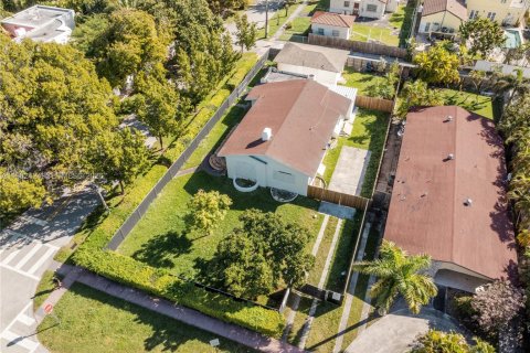 Купить виллу или дом в Майами-Бич, Флорида 3 спальни, 239.04м2, № 2080294 - фото 3