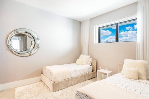 Condo in Miami, Florida, 2 bedrooms  № 2042396 - photo 16