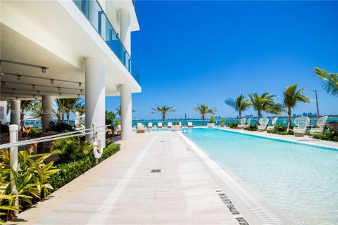 Condo in Miami, Florida, 2 bedrooms  № 2042396 - photo 29