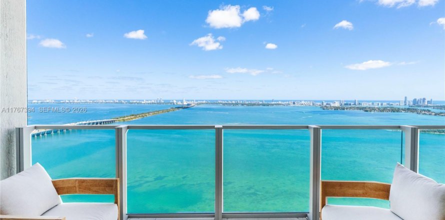 Condo in Miami, Florida, 2 bedrooms  № 2042396