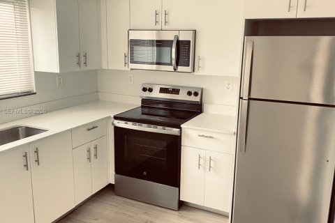 Apartment in North Miami Beach, Florida 2 bedrooms, 99.87 sq.m. № 2392341 - photo 4