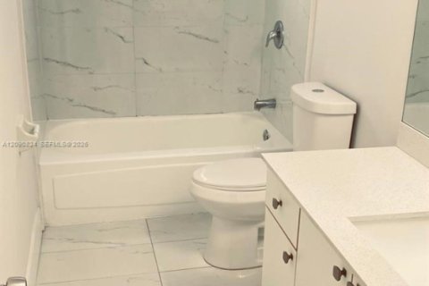 Apartment in North Miami Beach, Florida 2 bedrooms, 99.87 sq.m. № 2392341 - photo 9
