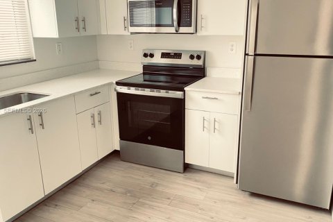 Apartment in North Miami Beach, Florida 2 bedrooms, 99.87 sq.m. № 2392341 - photo 5