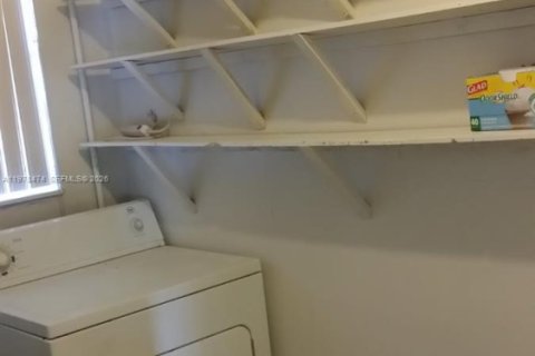 Купить виллу или дом в Майами-Гарденс, Флорида 3 спальни, 116.87м2, № 2050602 - фото 4