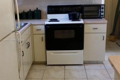 Купить виллу или дом в Майами-Гарденс, Флорида 3 спальни, 116.87м2, № 2050602 - фото 8