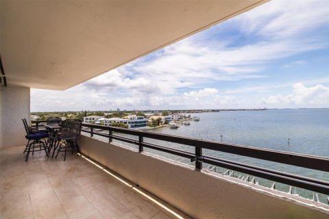 Condo in Tampa, Florida, 3 bedrooms № 2211808 - photo 24