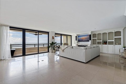 Condo in Tampa, Florida, 3 bedrooms № 2211808 - photo 8
