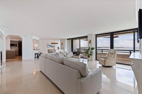 Condo in Tampa, Florida, 3 bedrooms № 2211808 - photo 10