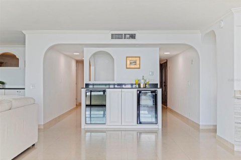 Condo in Tampa, Florida, 3 bedrooms № 2211808 - photo 14