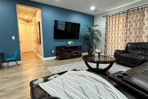 Casa en venta en Kissimmee, Florida, 10 dormitorios, 432 m2 № 1527705 - foto 15