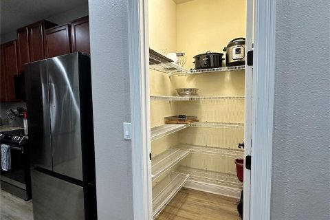 Casa en venta en Kissimmee, Florida, 10 dormitorios, 432 m2 № 1527705 - foto 8