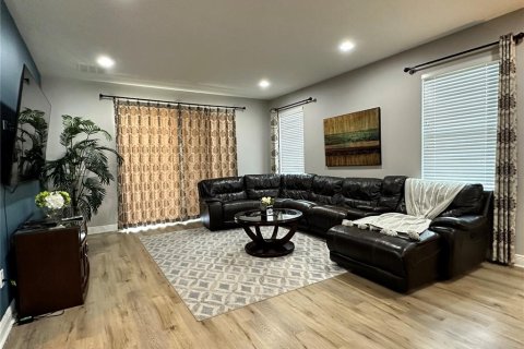 Casa en venta en Kissimmee, Florida, 10 dormitorios, 432 m2 № 1527705 - foto 14
