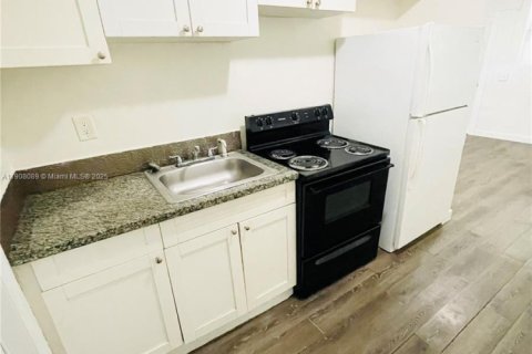 Villa ou maison à louer à Homestead, Floride: 2 chambres, 65.03 m2 № 1967762 - photo 4