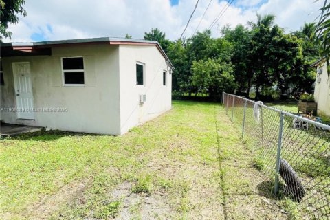 Villa ou maison à louer à Homestead, Floride: 2 chambres, 65.03 m2 № 1967762 - photo 10