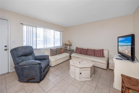 Copropriété à vendre à Clearwater, Floride: 1 chambre, 54.35 m2 № 2150628 - photo 4