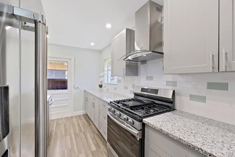 Condominio en venta en Saint Petersburg, Florida, 2 dormitorios, 91.51 m2 № 2107097 - foto 8
