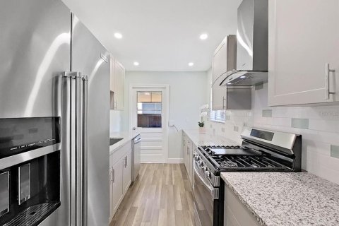 Condominio en venta en Saint Petersburg, Florida, 2 dormitorios, 91.51 m2 № 2107097 - foto 7