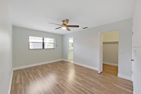 Condominio en venta en Saint Petersburg, Florida, 2 dormitorios, 91.51 m2 № 2107097 - foto 13