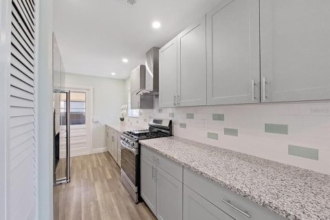 Condominio en venta en Saint Petersburg, Florida, 2 dormitorios, 91.51 m2 № 2107097 - foto 5