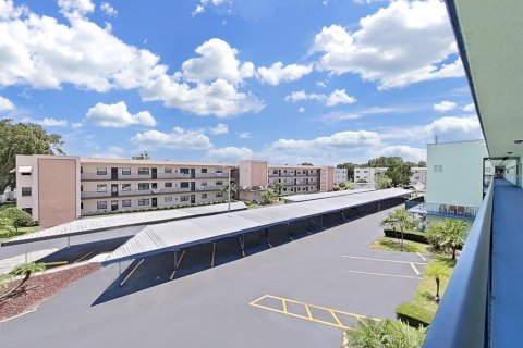 Condominio en Saint Petersburg, Florida, 2 dormitorios  № 2107097