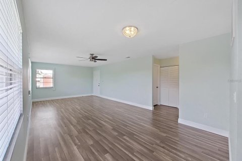 Condominio en venta en Saint Petersburg, Florida, 2 dormitorios, 91.51 m2 № 2107097 - foto 4