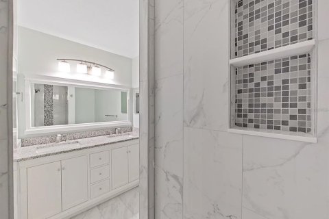 Condominio en venta en Saint Petersburg, Florida, 2 dormitorios, 91.51 m2 № 2107097 - foto 17