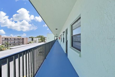 Condominio en venta en Saint Petersburg, Florida, 2 dormitorios, 91.51 m2 № 2107097 - foto 3