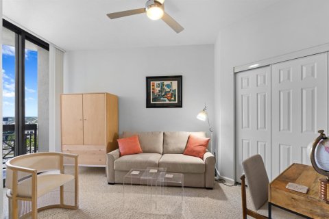 Condo in West Palm Beach, Florida, 2 bedrooms  № 2179709 - photo 11