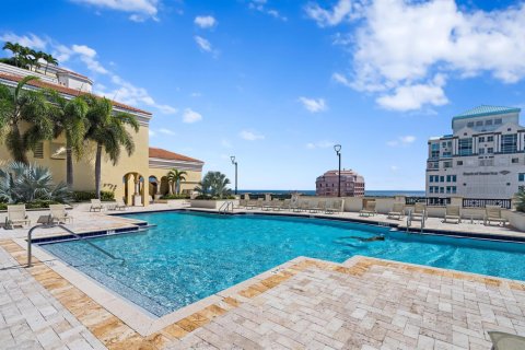 Condo in West Palm Beach, Florida, 2 bedrooms  № 2179709 - photo 24
