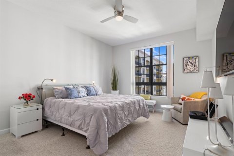 Condo in West Palm Beach, Florida, 2 bedrooms  № 2179709 - photo 9