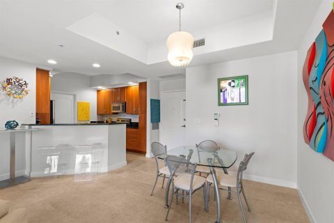 Condo in West Palm Beach, Florida, 2 bedrooms  № 2179709 - photo 2