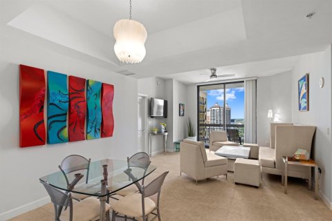 Condo in West Palm Beach, Florida, 2 bedrooms  № 2179709 - photo 3